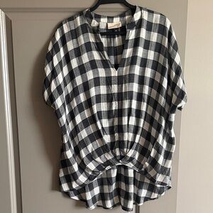 Universal threadBlack & White Plaid Knot-Front Women’s Top